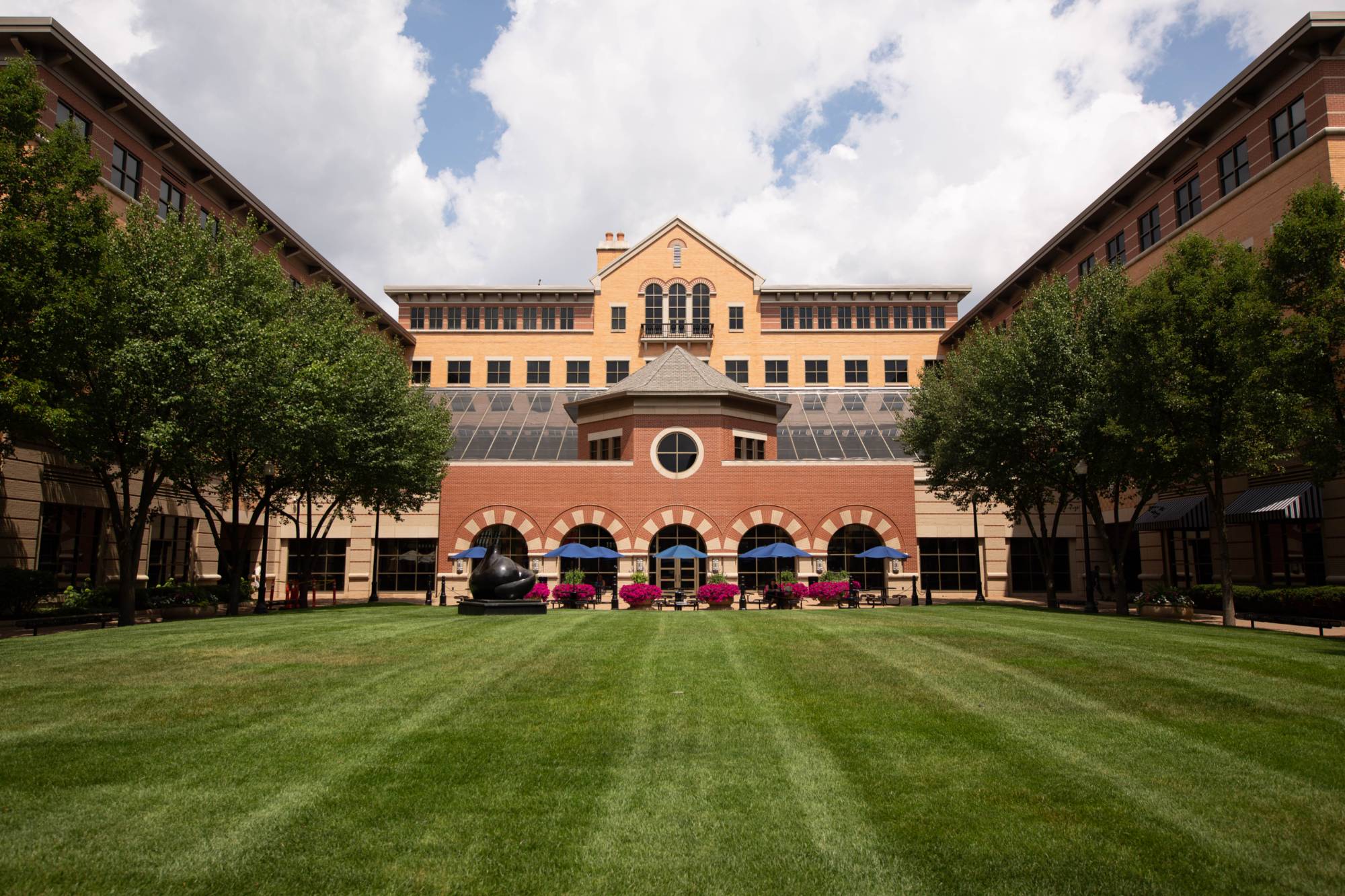 photo of devos building on pew campus